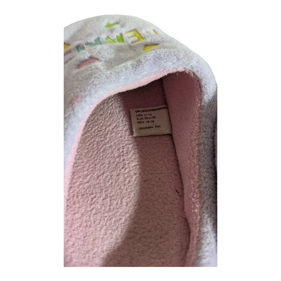 Kids Slippers Pre Owned - "Sweet Dreams"  Size 11-12 - Picture 4 of 5